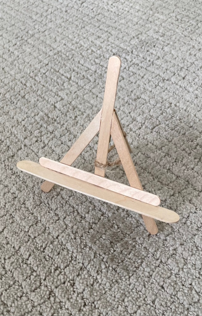 Easy Popsicle Stick Easel